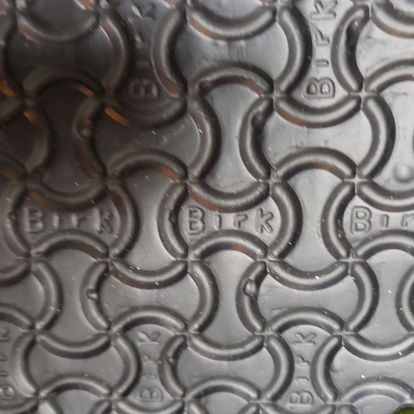 Birkenstock Lime Green Footbed Sandals. Women's size 8 or Men's size 6. (Sd206) - Picture 13 of 13